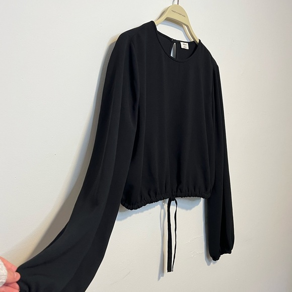 Wilfred Bell Sleeve Crop - Picture 4 of 5